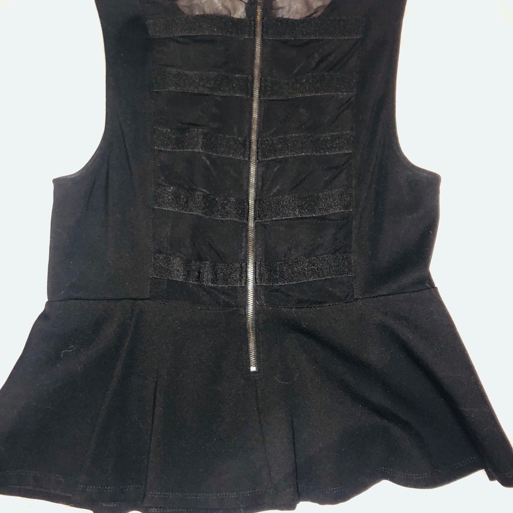 BLACK PEPLUM TOP